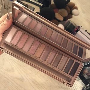Eyeshadow palette